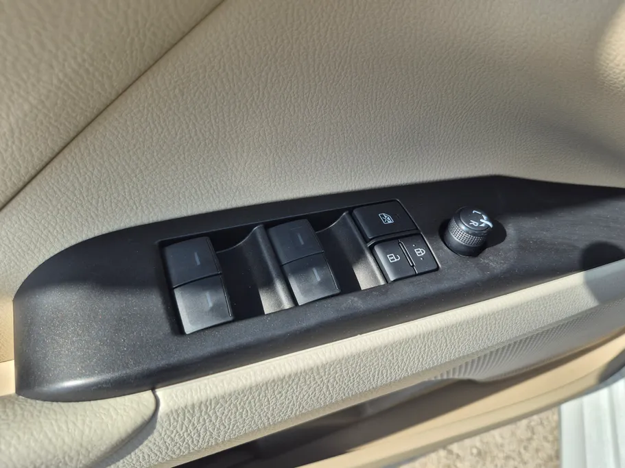 2023 Toyota Camry  LE HEV 