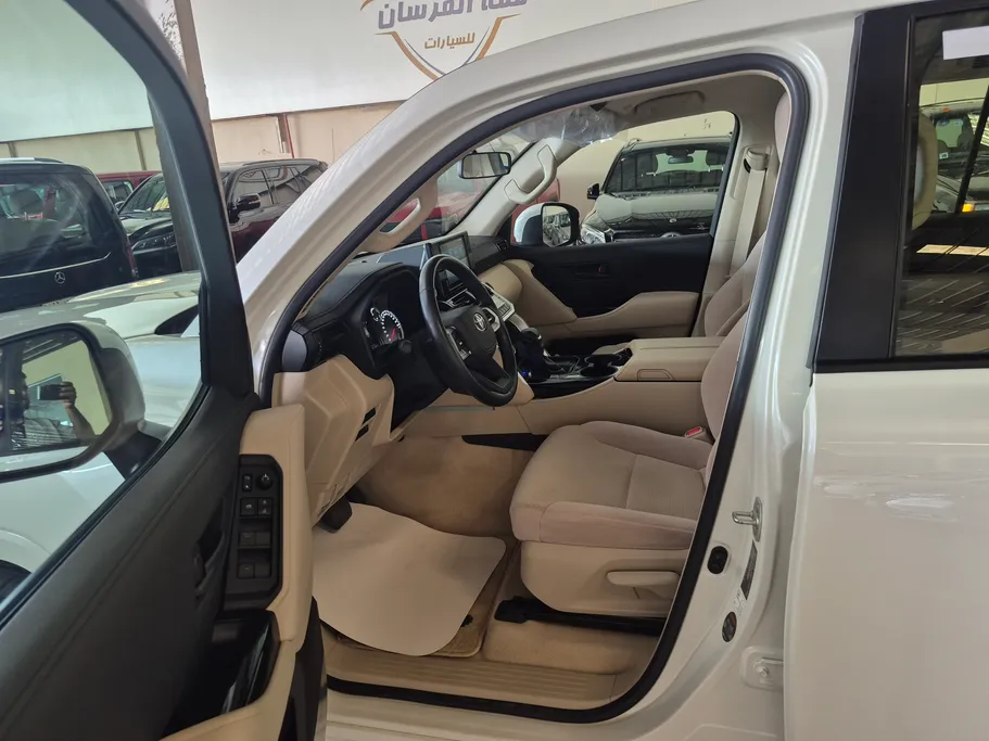 2024 Toyota Land Cruiser GXR 
