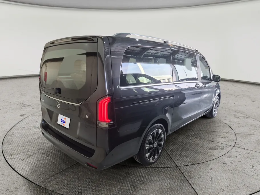 2025 Mercedes V300  