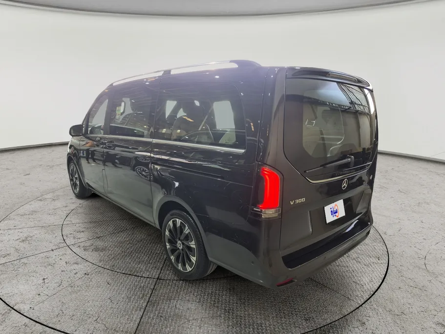 2025 Mercedes V300  