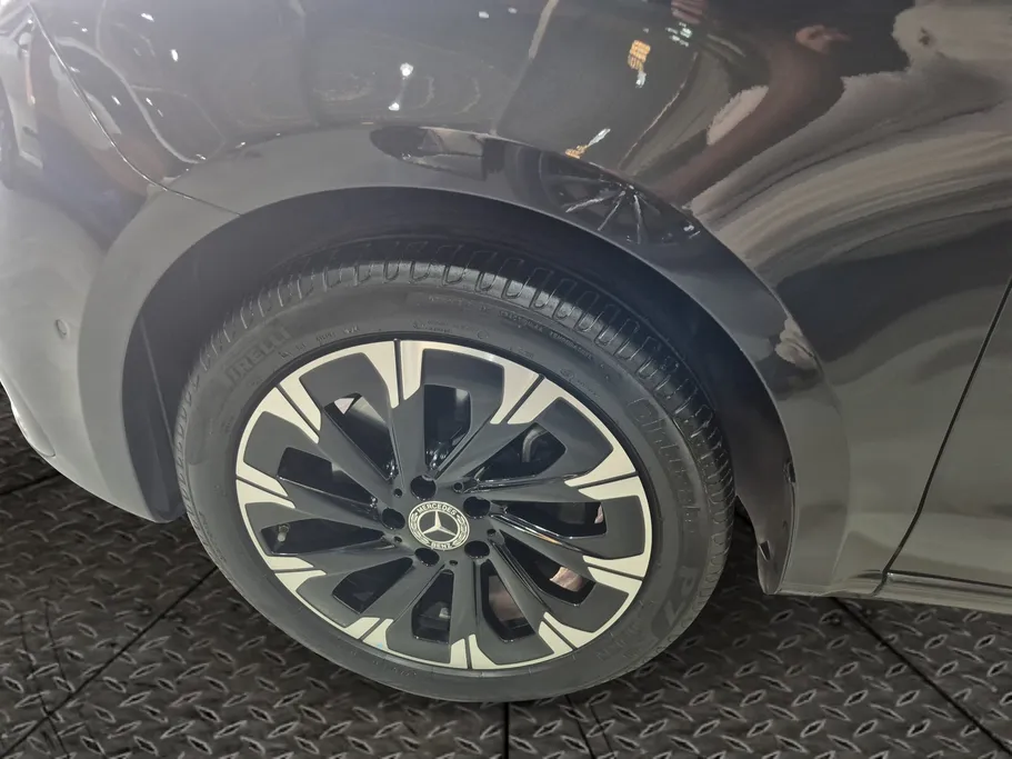 2025 Mercedes V300  