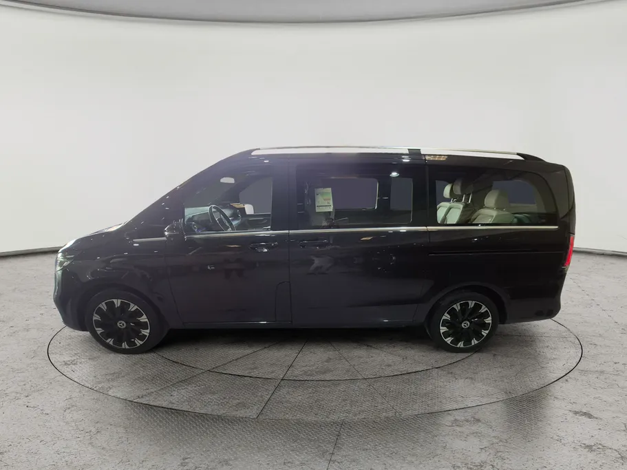 2025 Mercedes V300  