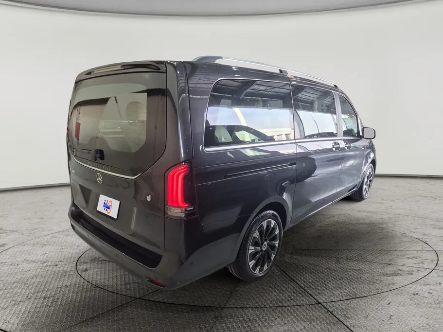 2025 Mercedes V300  