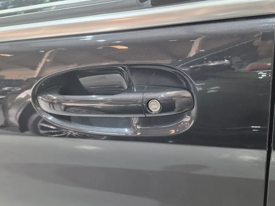 2025 Mercedes V300  