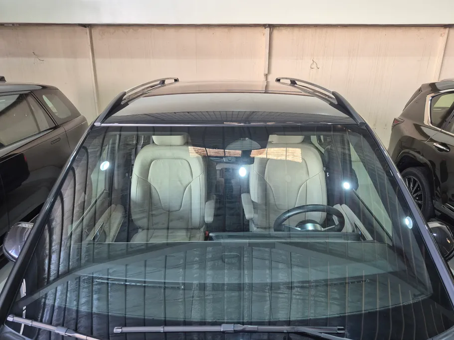 2025 Mercedes V300  