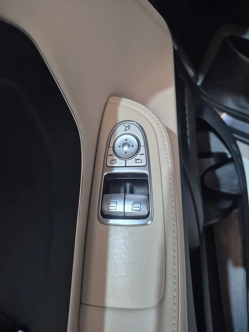 2025 Mercedes V300  
