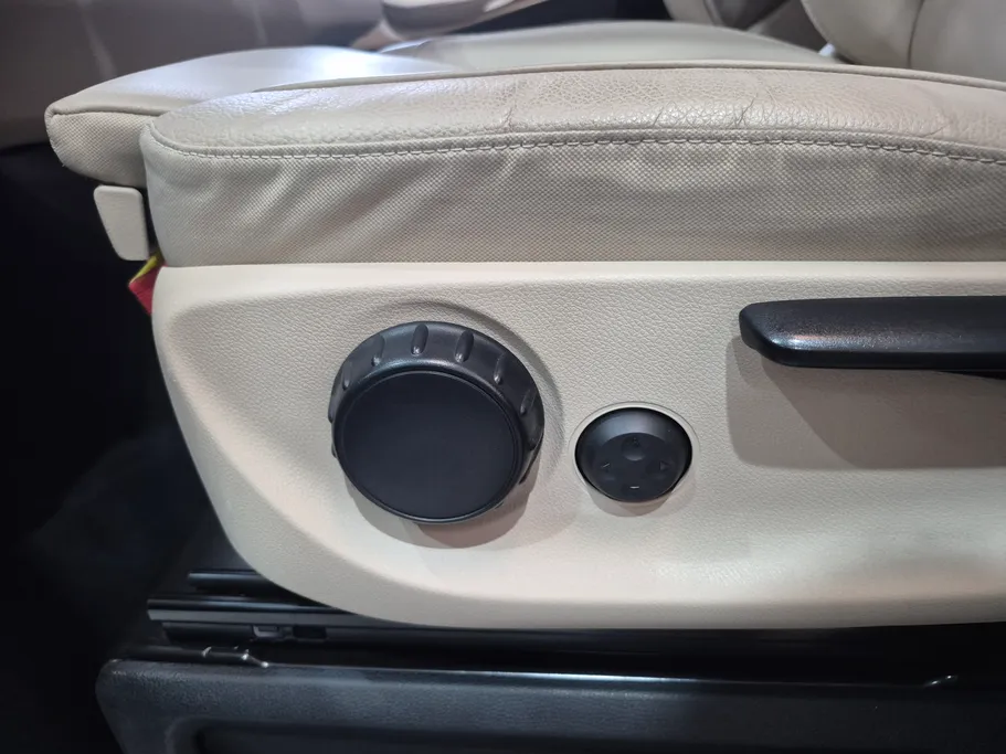 2025 Mercedes V300  