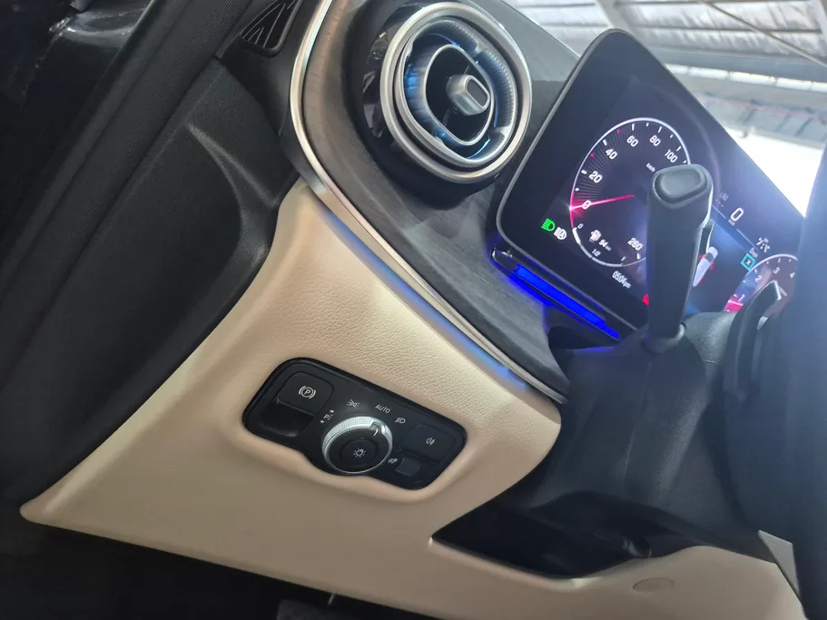 2025 Mercedes V300  