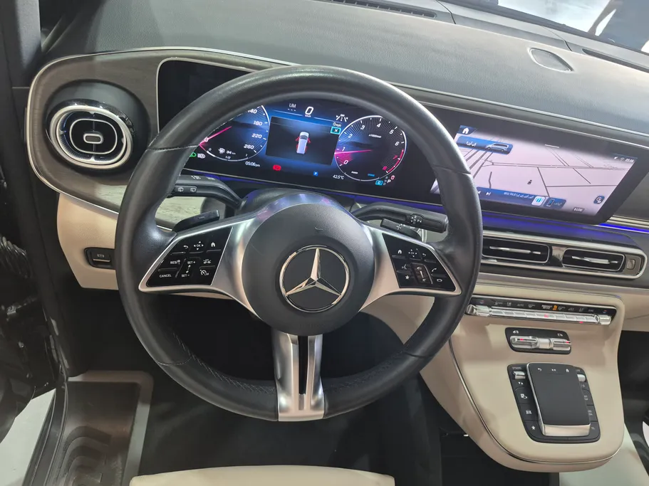 2025 Mercedes V300  