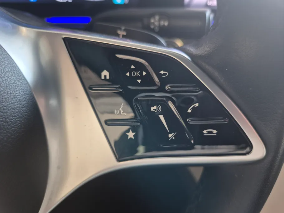 2025 Mercedes V300  