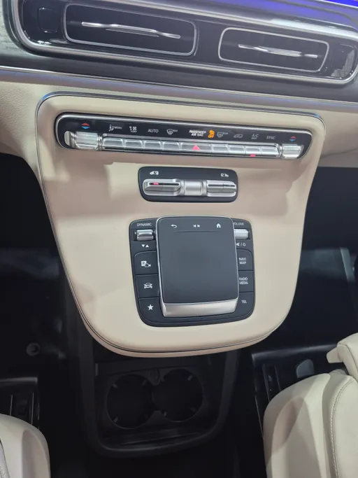 2025 Mercedes V300  