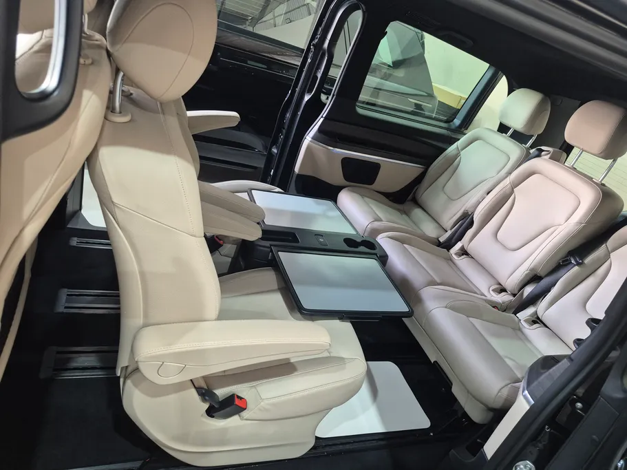 2025 Mercedes V300  
