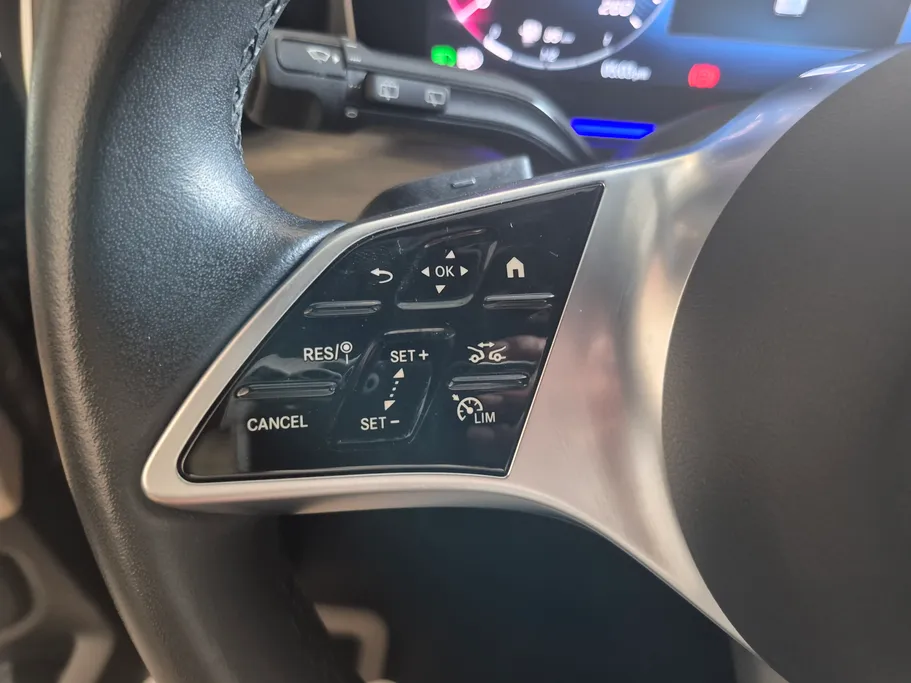 2025 Mercedes V300  