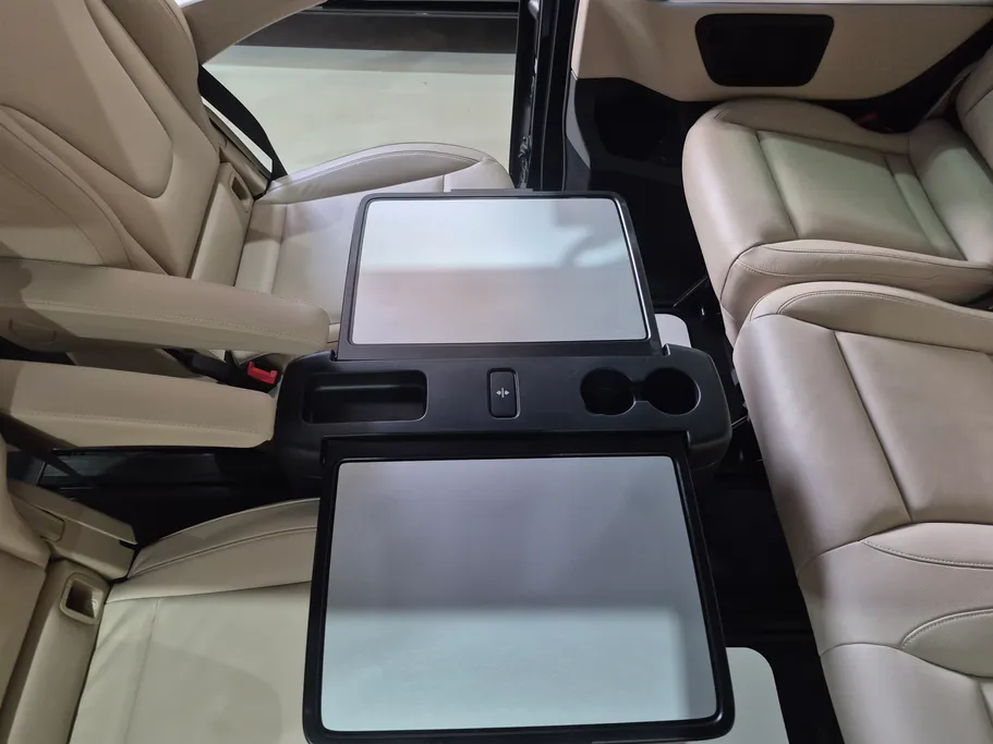 2025 Mercedes V300  