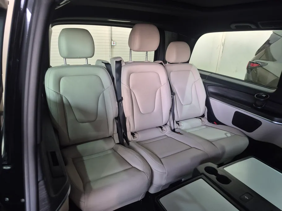 2025 Mercedes V300  