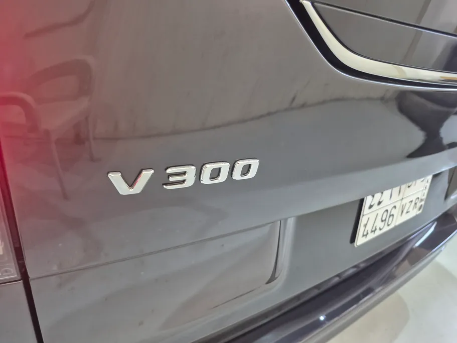 2025 Mercedes V300  