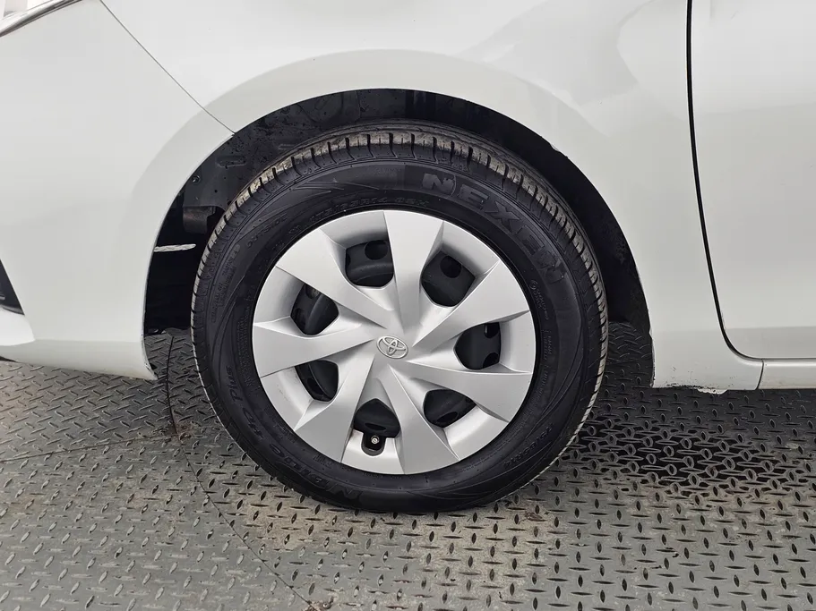 2022 Toyota Yaris  Y 