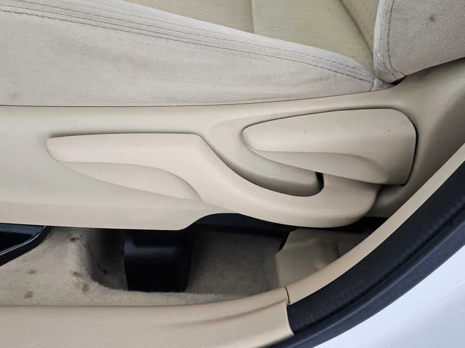 2022 Toyota Yaris  Y 