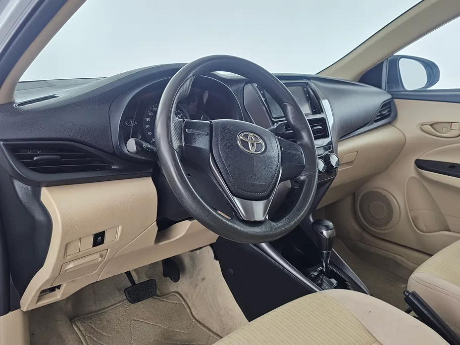 2022 Toyota Yaris  Y 