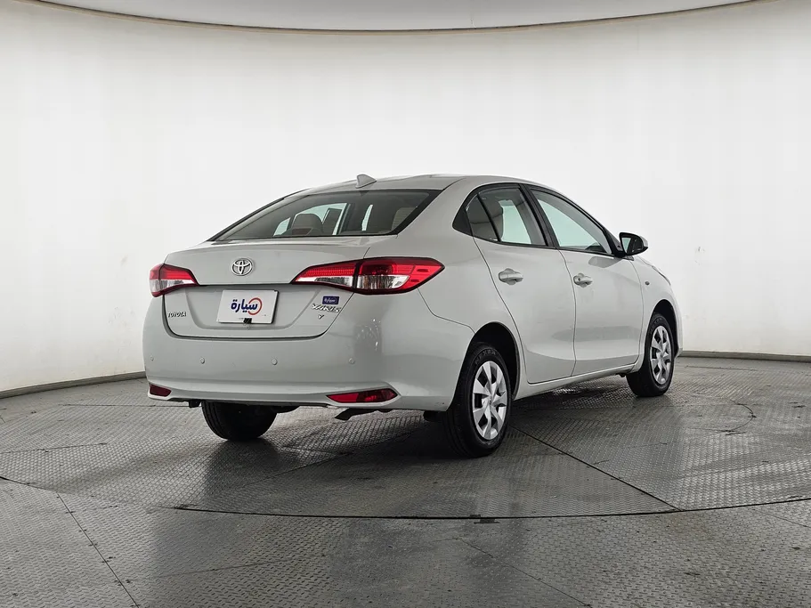 2022 Toyota Yaris  Y 