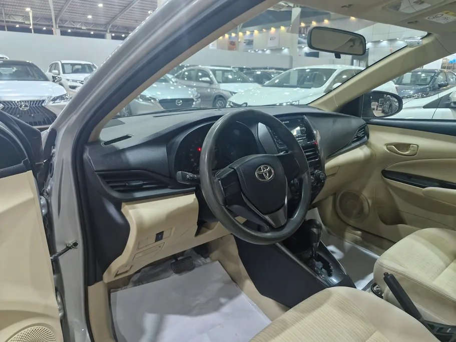 2021 Toyota Yaris  Y 