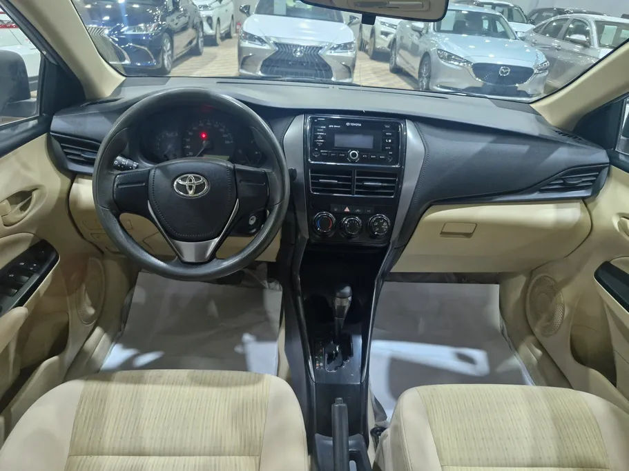 2021 Toyota Yaris  Y 