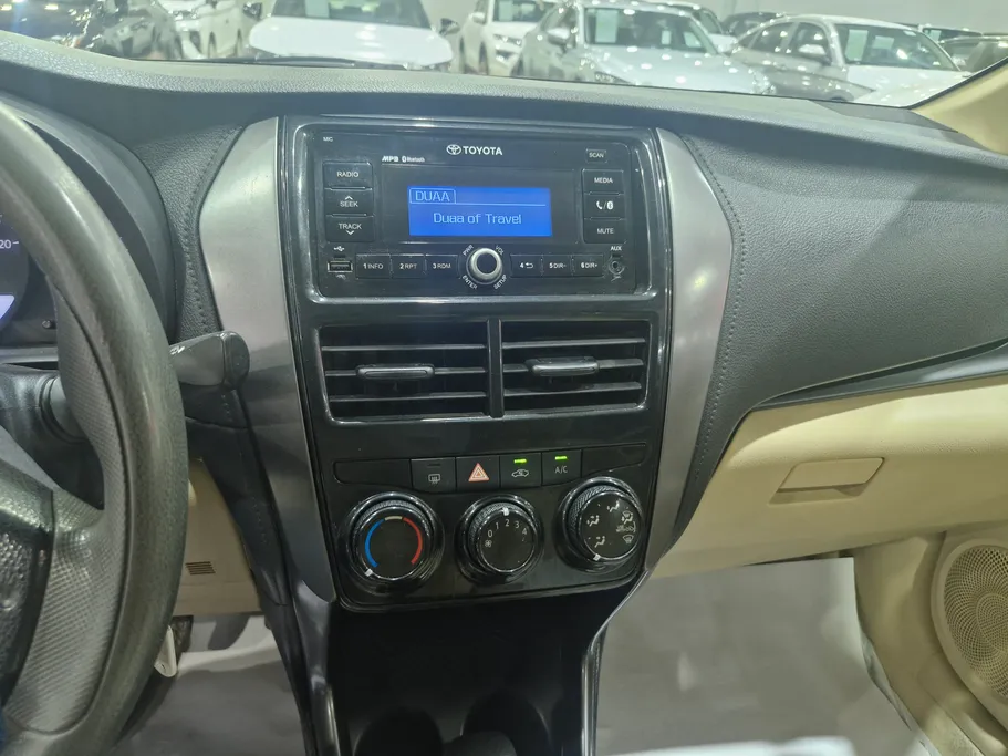 2021 Toyota Yaris  Y 
