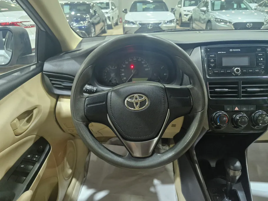 2021 Toyota Yaris  Y 