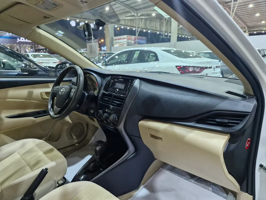 2021 Toyota Yaris  Y 