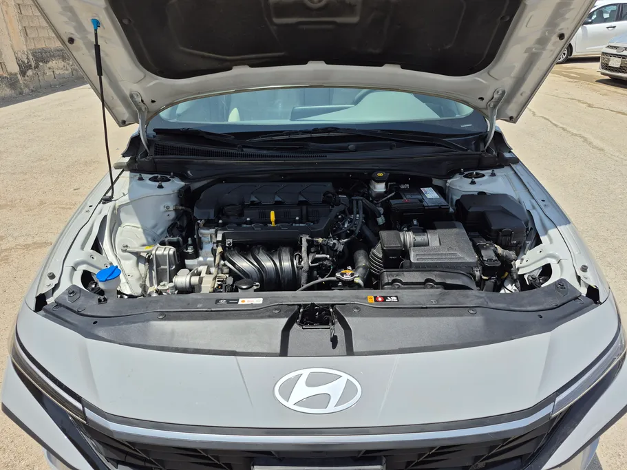 2024 Hyundai Elantra Smart 