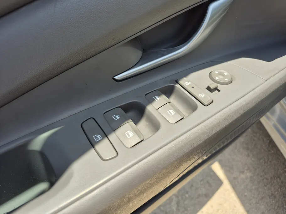 2024 Hyundai Elantra Smart 