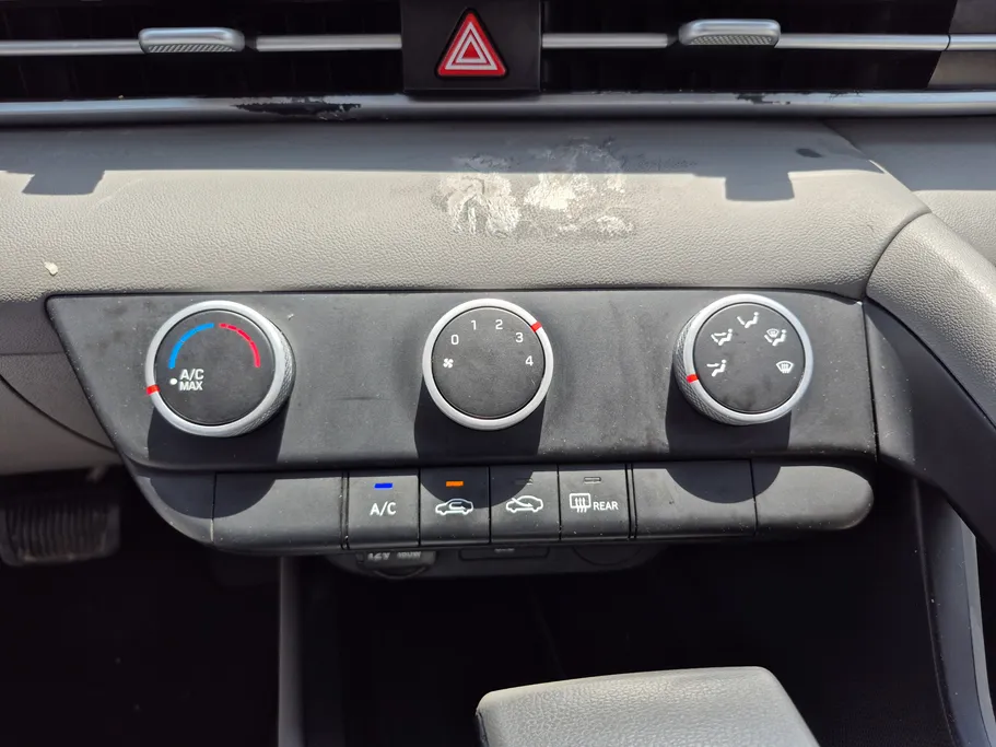 2024 Hyundai Elantra Smart 