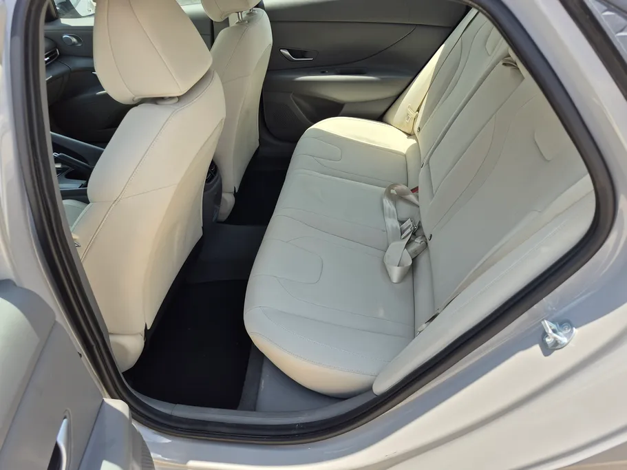 2024 Hyundai Elantra Smart 