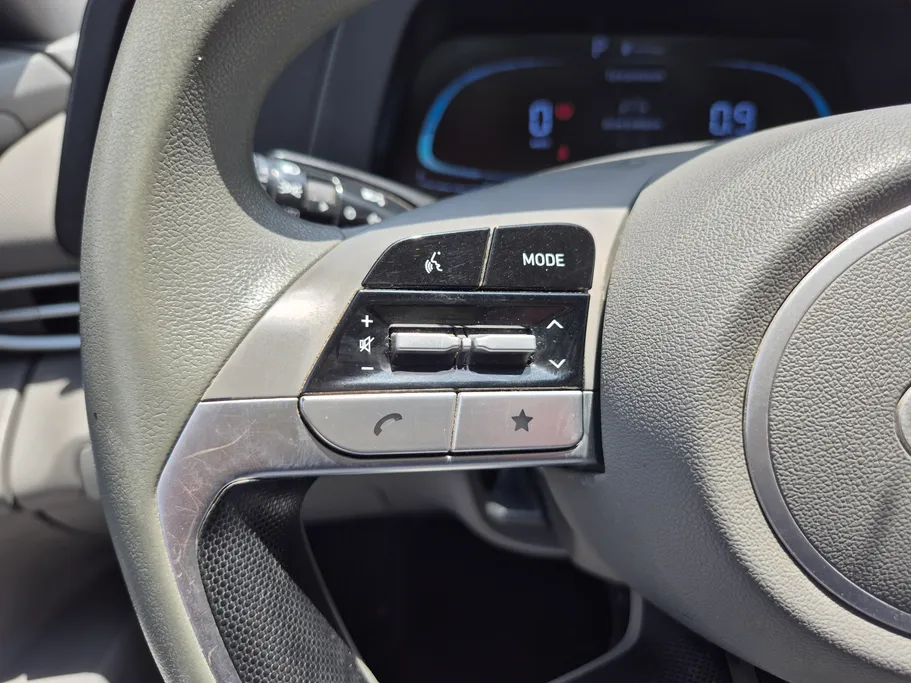 2024 Hyundai Elantra Smart 