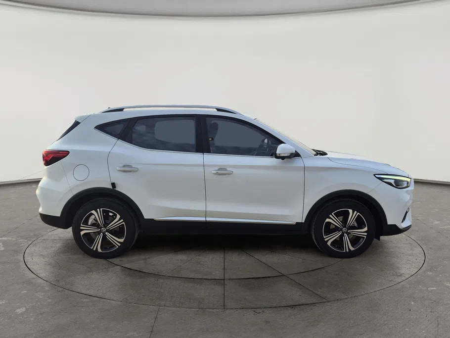 2024 MG ZS LUX 