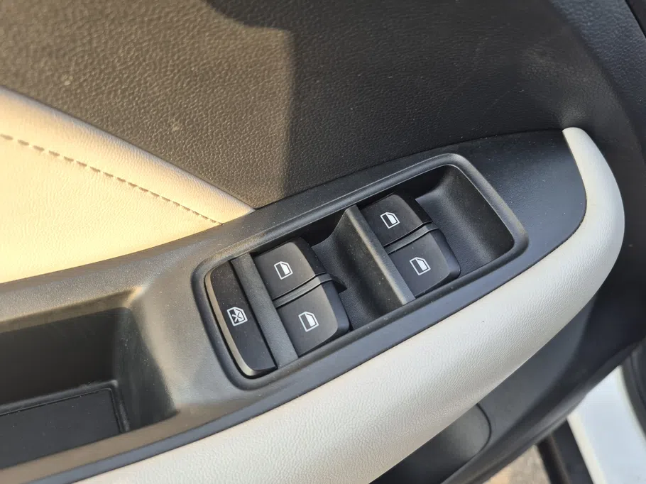 2024 MG ZS LUX 
