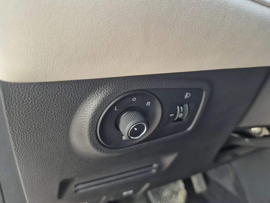 2024 MG ZS LUX 