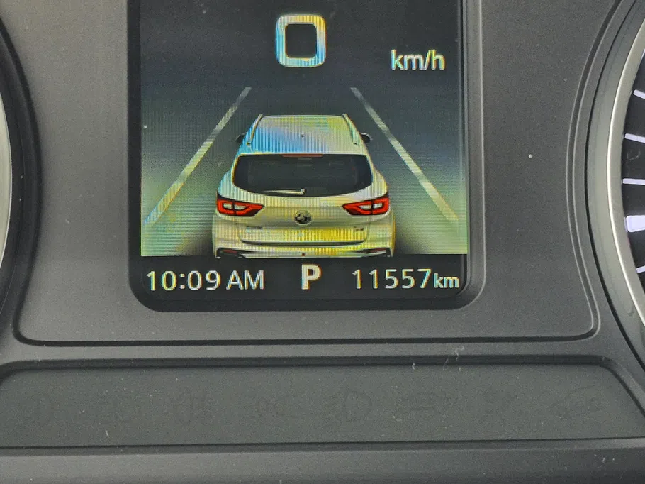 2024 MG ZS LUX 
