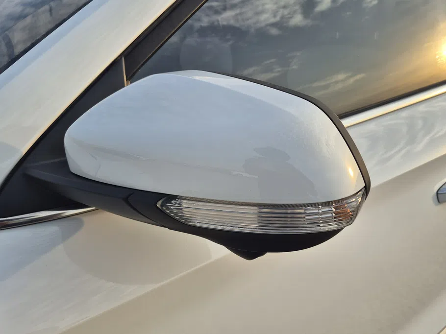 2024 MG ZS LUX 