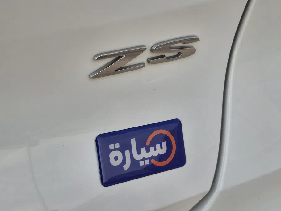 2024 MG ZS LUX 