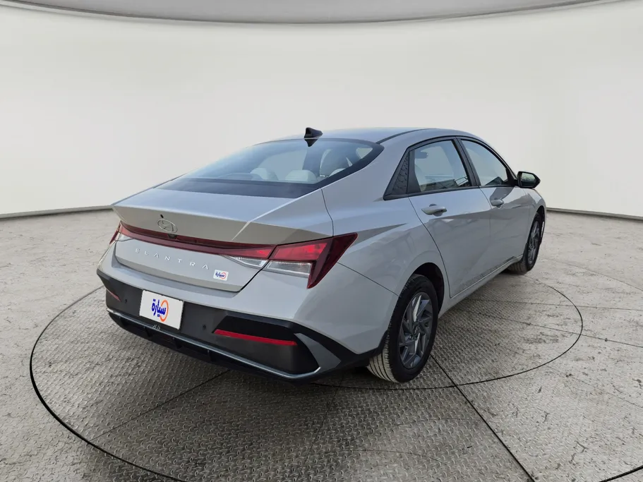 2024 Hyundai Elantra Smart 