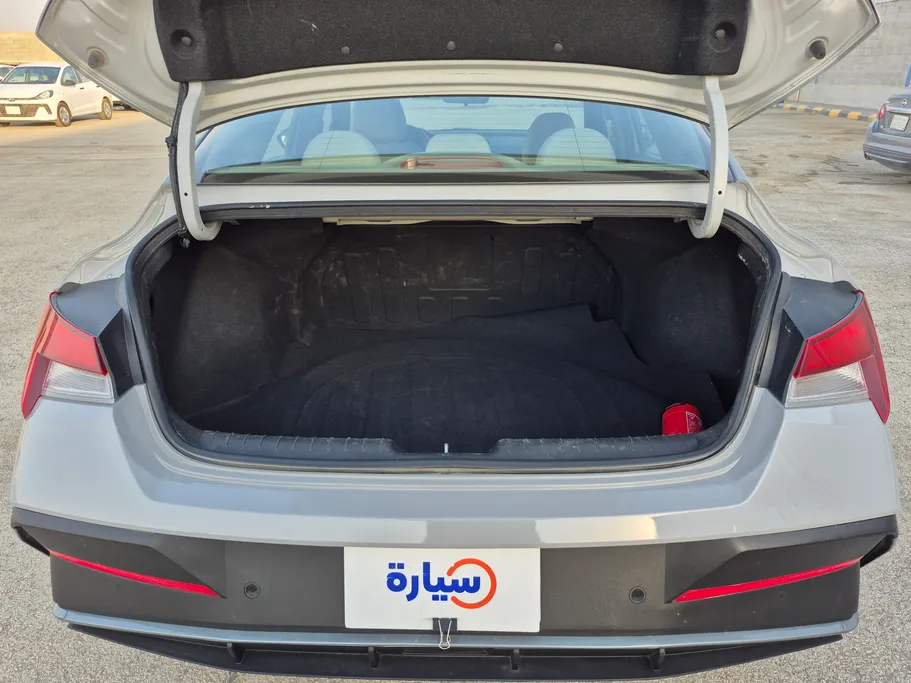 2024 Hyundai Elantra Smart 