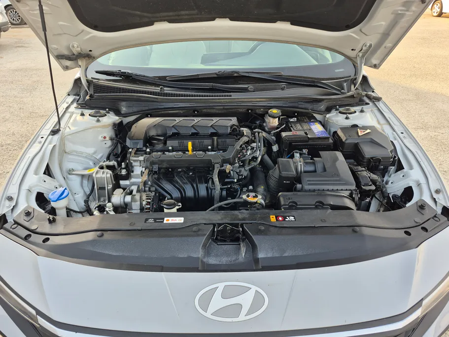 2024 Hyundai Elantra Smart 