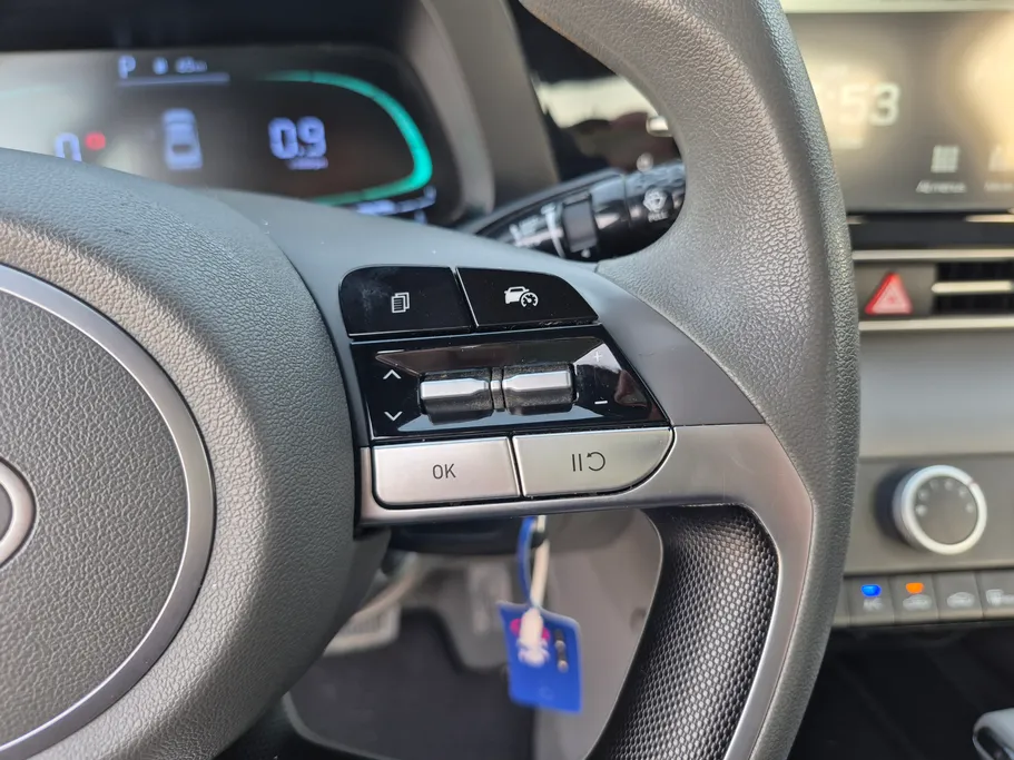 2024 Hyundai Elantra Smart 