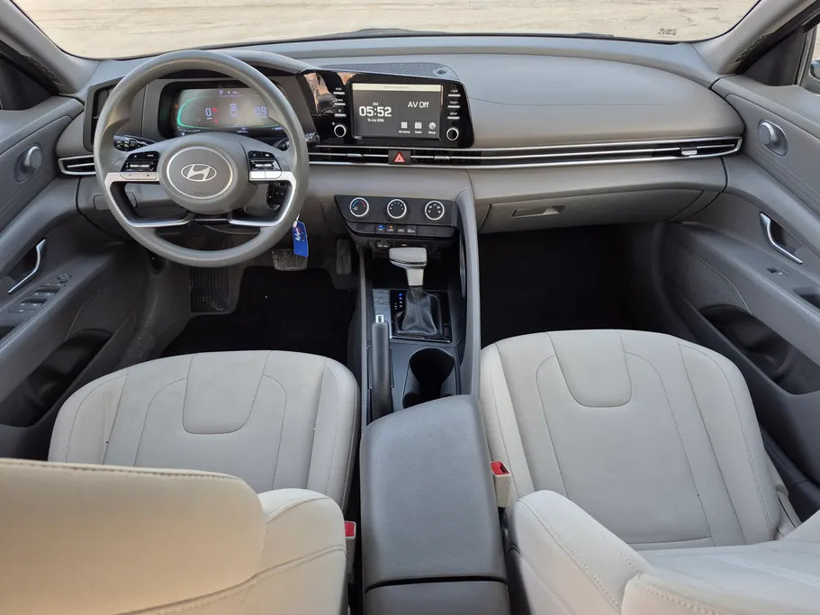 2024 Hyundai Elantra Smart 
