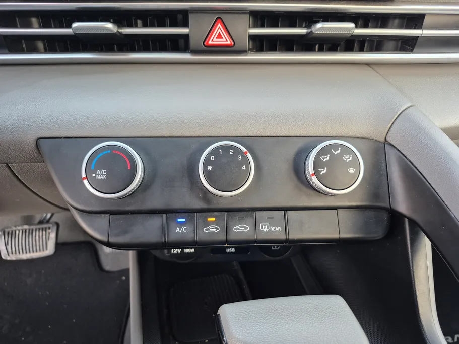 2024 Hyundai Elantra Smart 