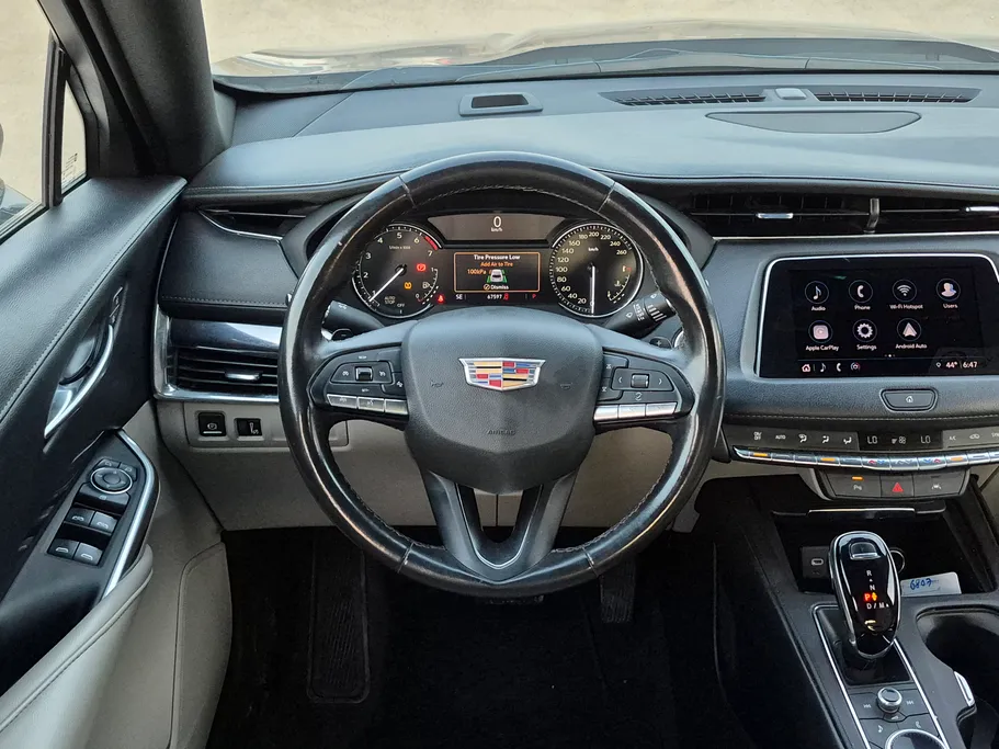 2023 Cadillac XT4 Luxury 