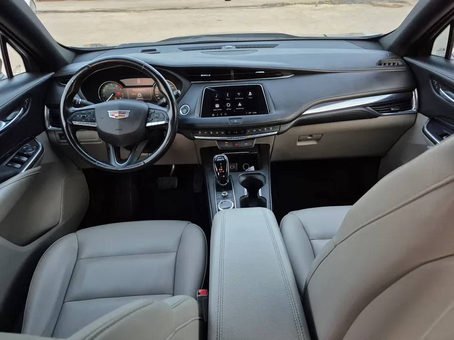 2023 Cadillac XT4 Luxury 