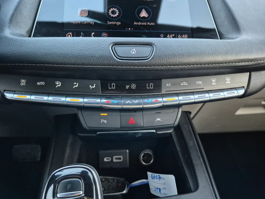 2023 Cadillac XT4 Luxury 