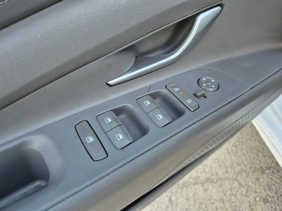 2024 Hyundai Elantra Fleet 